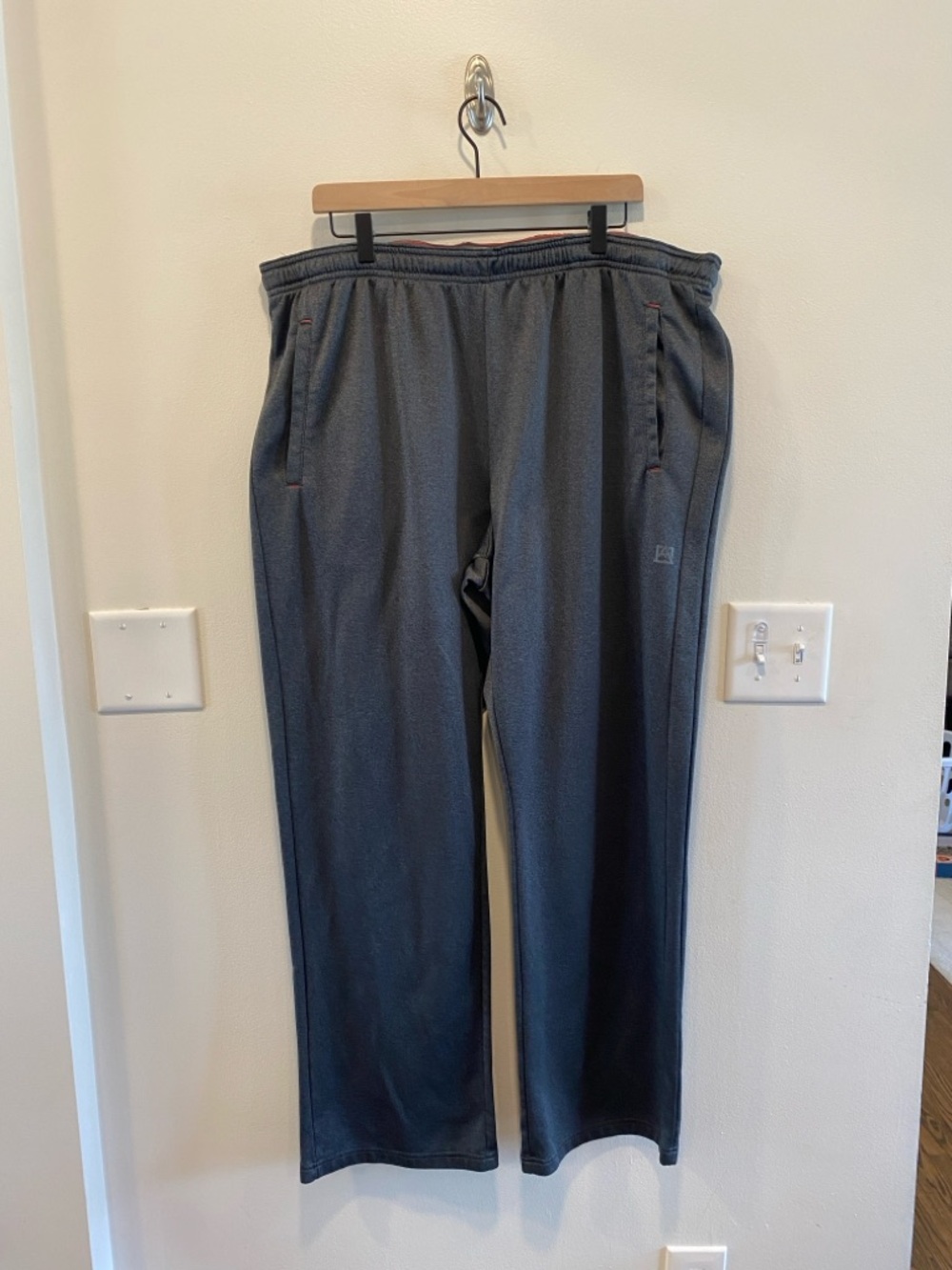 Avalanche Men's Gray Athletic Jogger Sweatpants in size XXL